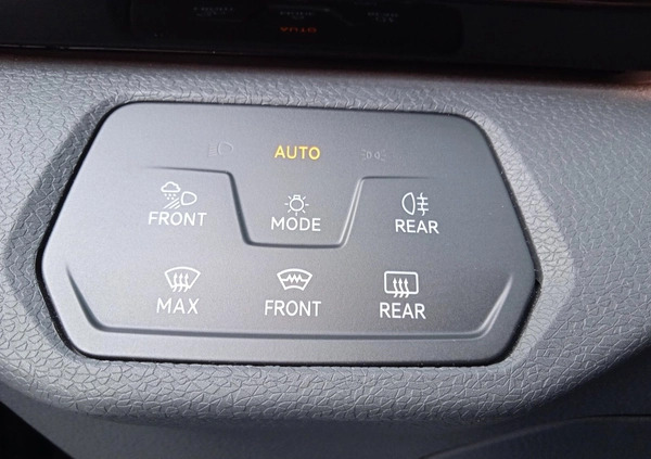 Volkswagen ID.4 cena 138000 przebieg: 10138, rok produkcji 2021 z Gliwice małe 379